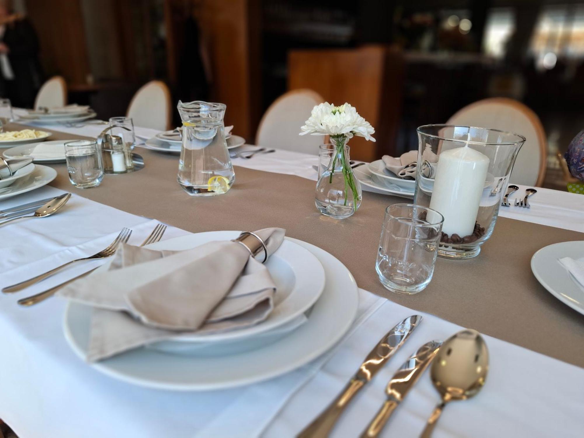 Hotel Eminent Stupava Buitenkant foto